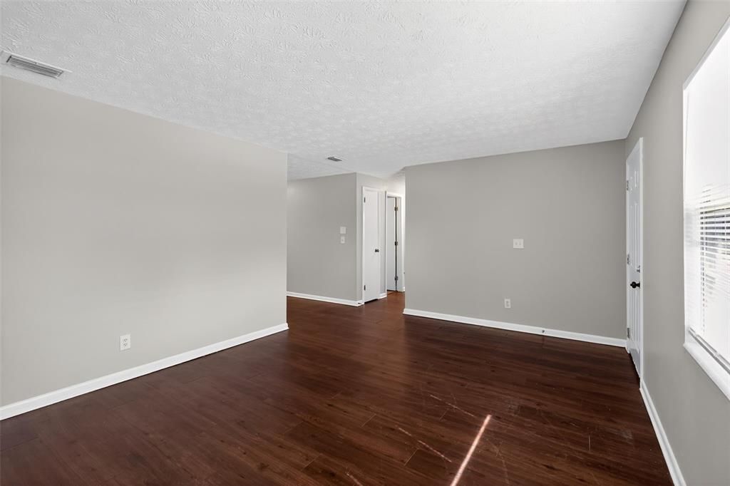 На продажу: $224,900 (3 спален, 1 ванн, 1592 Квадратных фут)