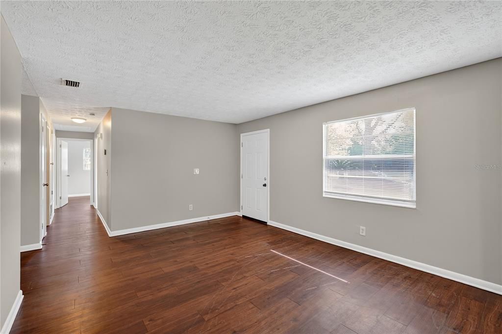 На продажу: $224,900 (3 спален, 1 ванн, 1592 Квадратных фут)