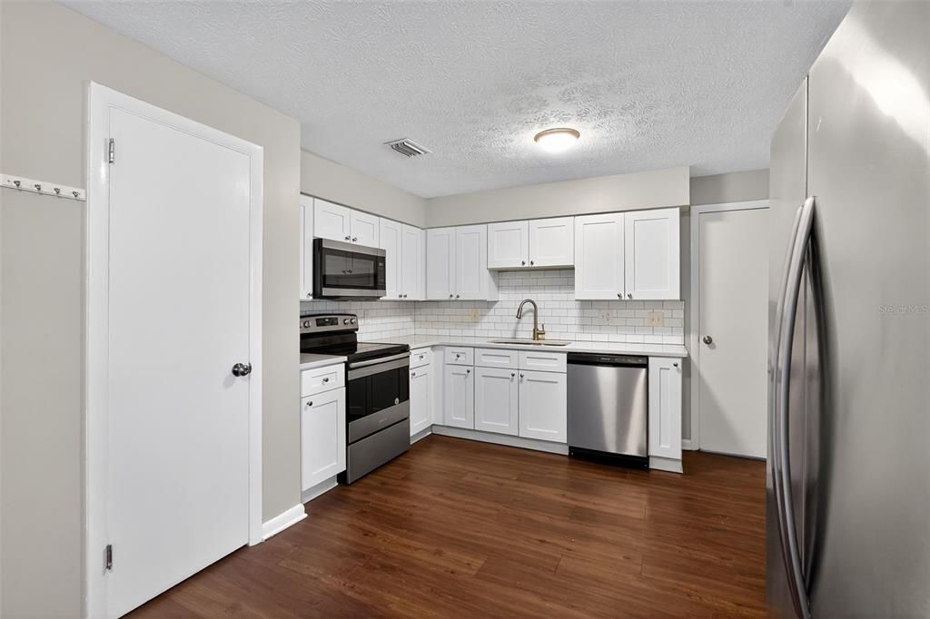 На продажу: $224,900 (3 спален, 1 ванн, 1592 Квадратных фут)