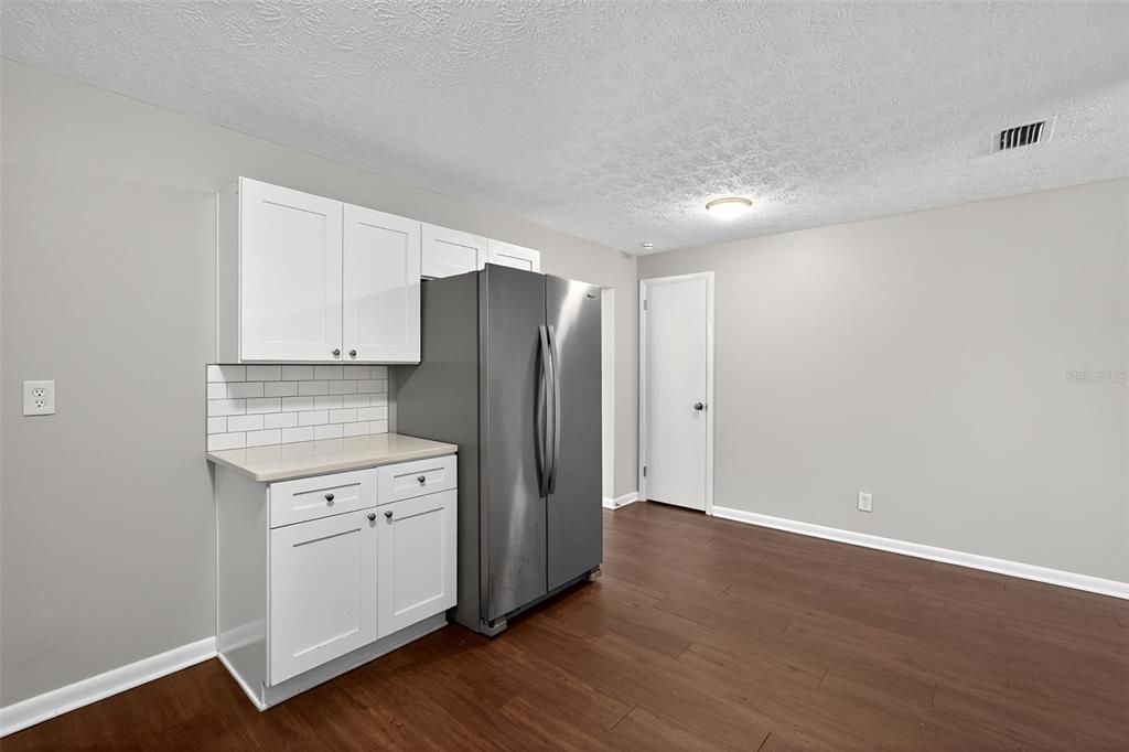 На продажу: $224,900 (3 спален, 1 ванн, 1592 Квадратных фут)