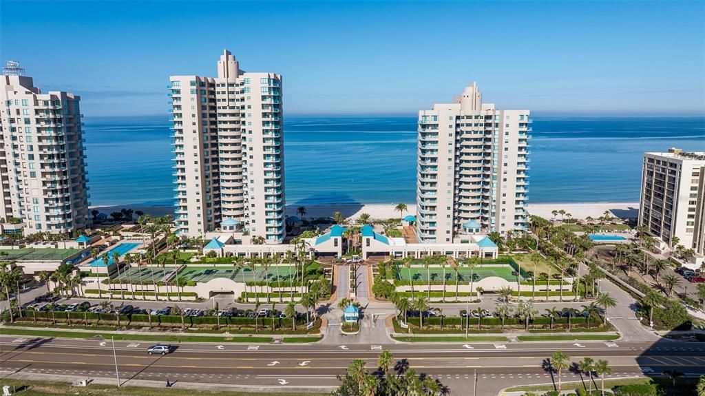 На продажу: $3,175,000 (3 спален, 4 ванн, 3430 Квадратных фут)