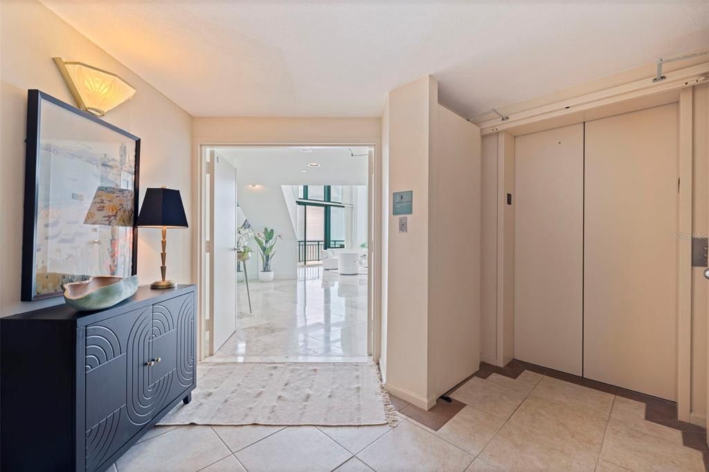 На продажу: $3,175,000 (3 спален, 4 ванн, 3430 Квадратных фут)