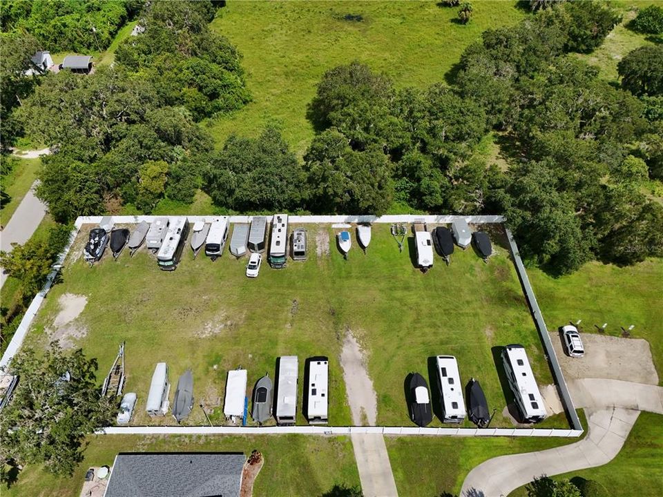 Под контрактом: $595,000 (4 спален, 3 ванн, 2638 Квадратных фут)