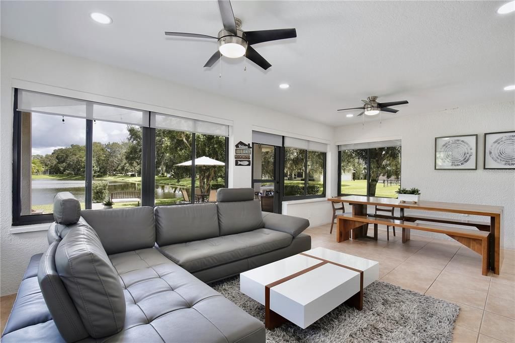 Под контрактом: $595,000 (4 спален, 3 ванн, 2638 Квадратных фут)