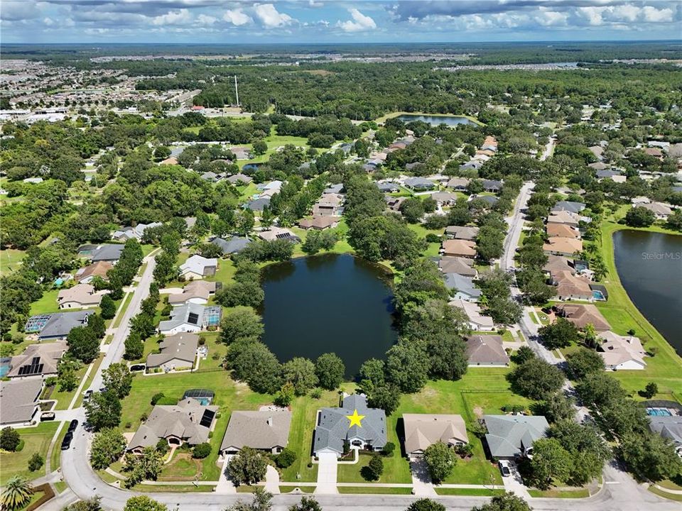 Под контрактом: $595,000 (4 спален, 3 ванн, 2638 Квадратных фут)