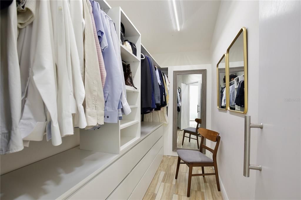 Под контрактом: $595,000 (4 спален, 3 ванн, 2638 Квадратных фут)