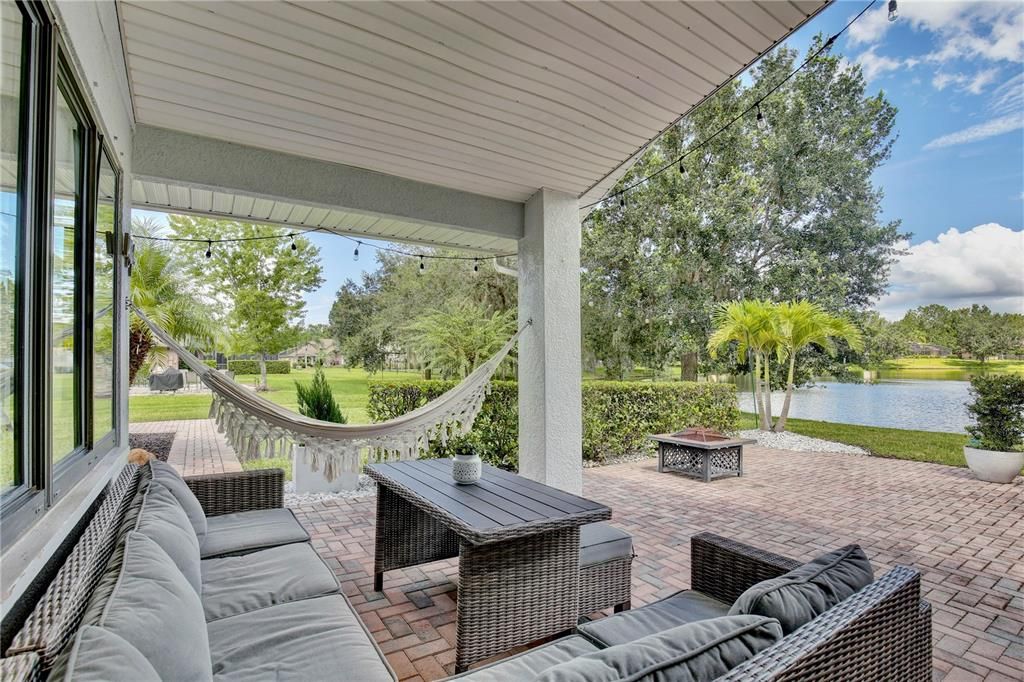 Под контрактом: $595,000 (4 спален, 3 ванн, 2638 Квадратных фут)