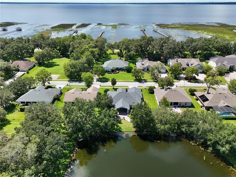 Под контрактом: $595,000 (4 спален, 3 ванн, 2638 Квадратных фут)