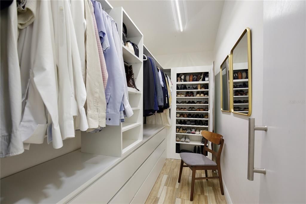 Под контрактом: $595,000 (4 спален, 3 ванн, 2638 Квадратных фут)