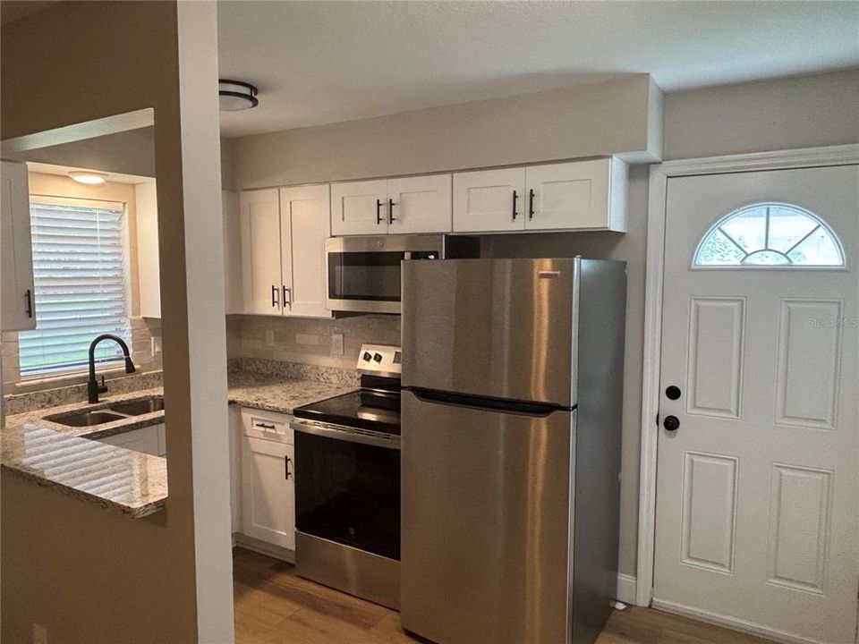 For Rent: $1,200 (1 beds, 1 baths, 550 Square Feet)