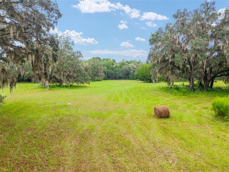 合同活跃: $311,400 (15.57 acres)