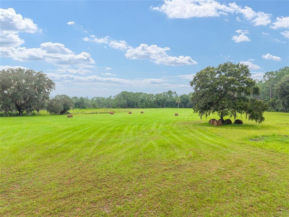 合同活跃: $311,400 (15.57 acres)