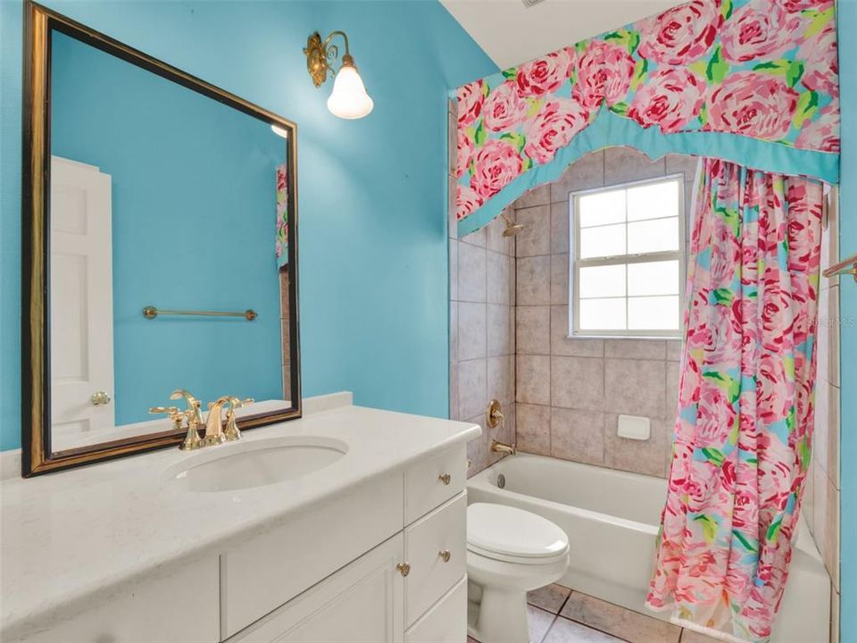 合同活跃: $1,499,900 (5 贝兹, 3 浴室, 3145 平方英尺)