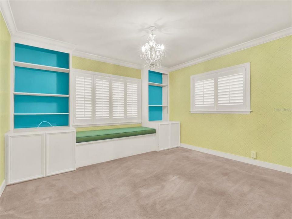 合同活跃: $1,499,900 (5 贝兹, 3 浴室, 3145 平方英尺)