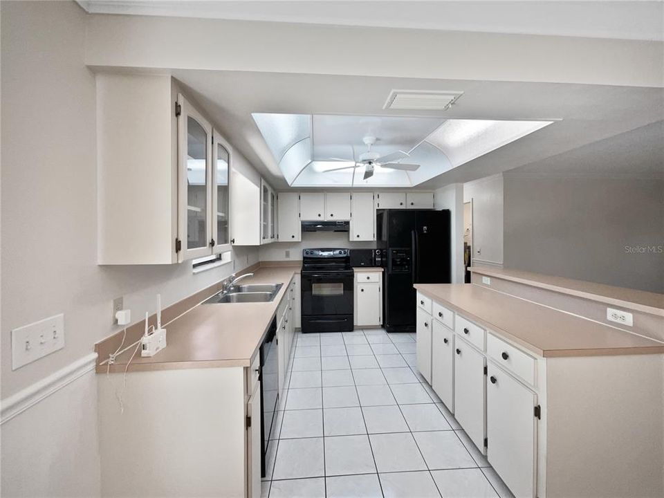 Active With Contract: $339,000 (3 beds, 2 baths, 1483 Square Feet)