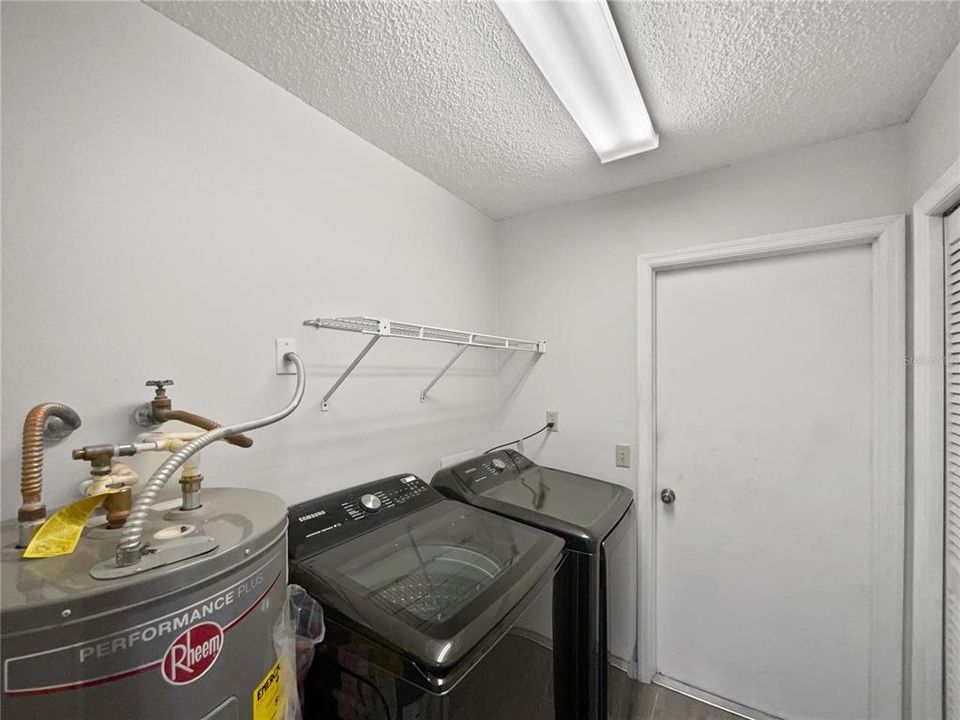 Active With Contract: $339,000 (3 beds, 2 baths, 1483 Square Feet)