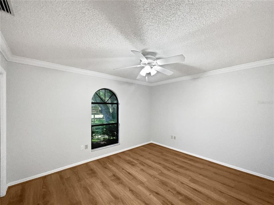 Active With Contract: $339,000 (3 beds, 2 baths, 1483 Square Feet)