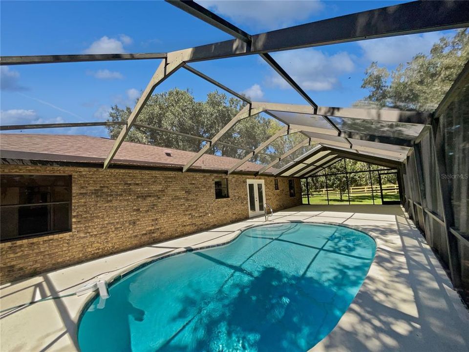 Active With Contract: $339,000 (3 beds, 2 baths, 1483 Square Feet)