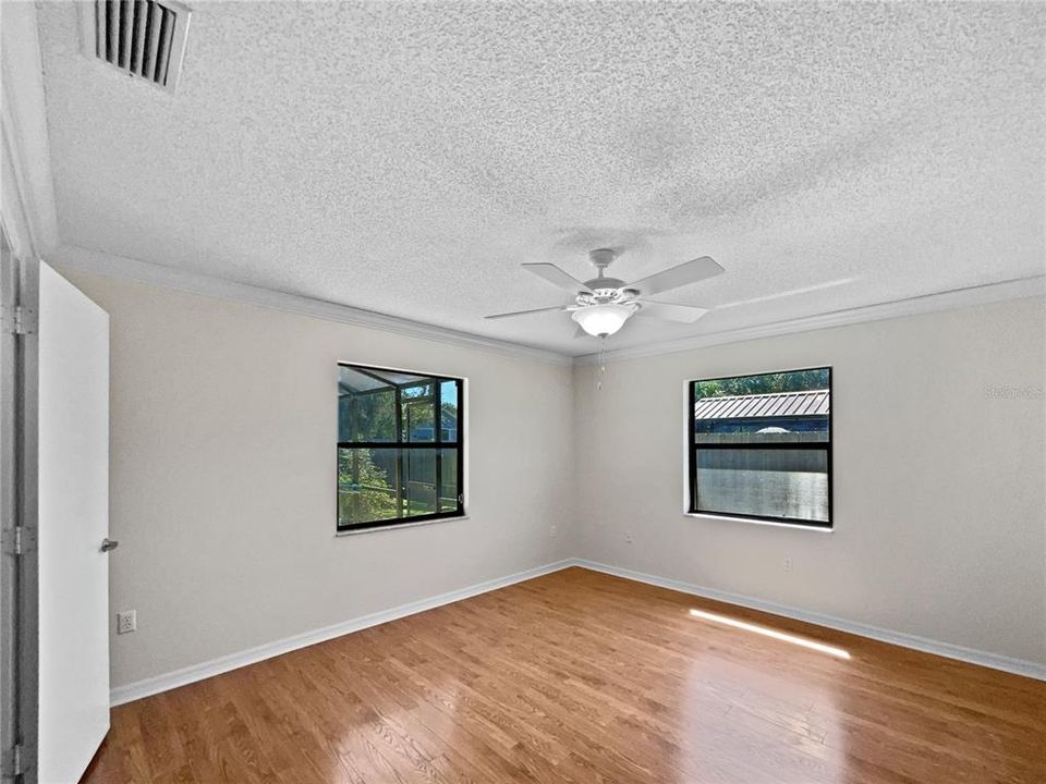 Active With Contract: $339,000 (3 beds, 2 baths, 1483 Square Feet)