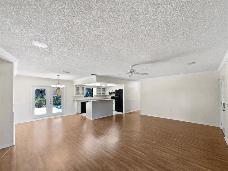 Active With Contract: $339,000 (3 beds, 2 baths, 1483 Square Feet)