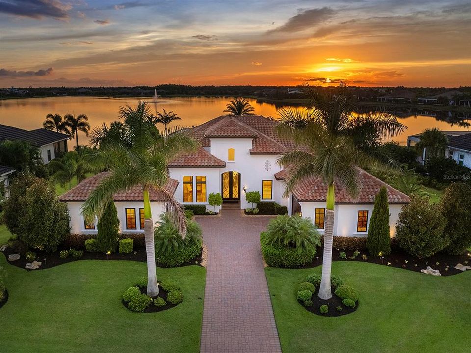 Recently Sold: $3,725,000 (4 beds, 4 baths, 4111 Square Feet)