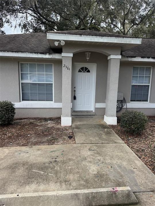 合同活跃: $1,474 (3 贝兹, 2 浴室, 1100 平方英尺)