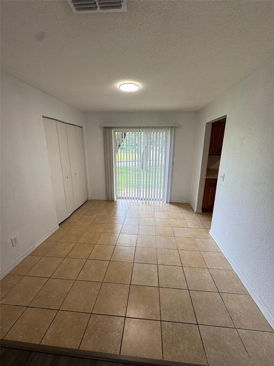 合同活跃: $1,474 (3 贝兹, 2 浴室, 1100 平方英尺)