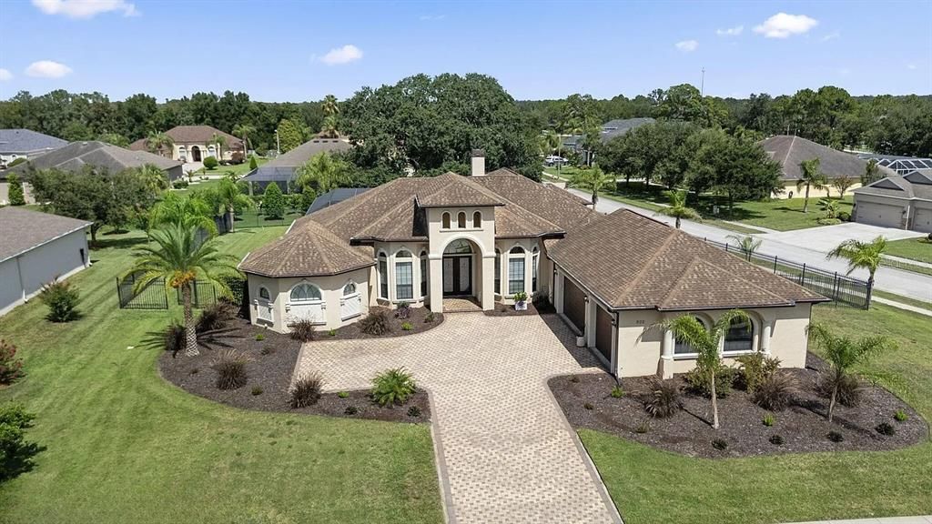 Vendido Recientemente: $750,000 (4 camas, 3 baños, 3640 Pies cuadrados)