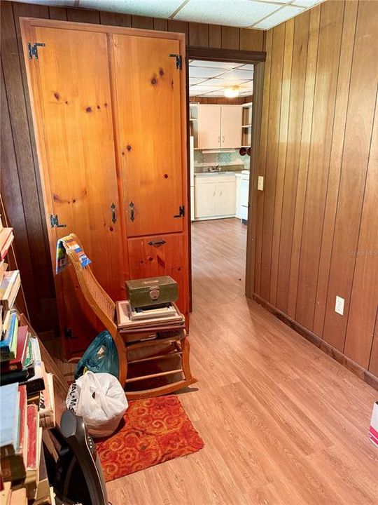 For Sale: $85,000 (2 beds, 1 baths, 450 Square Feet)