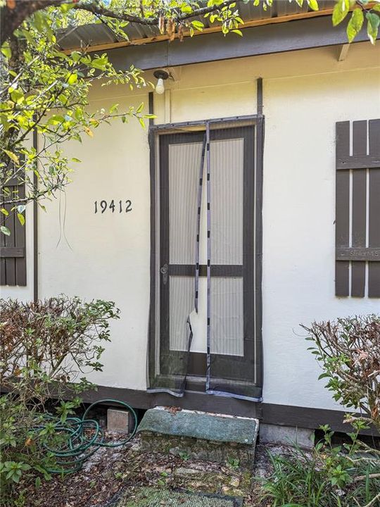 For Sale: $85,000 (2 beds, 1 baths, 450 Square Feet)