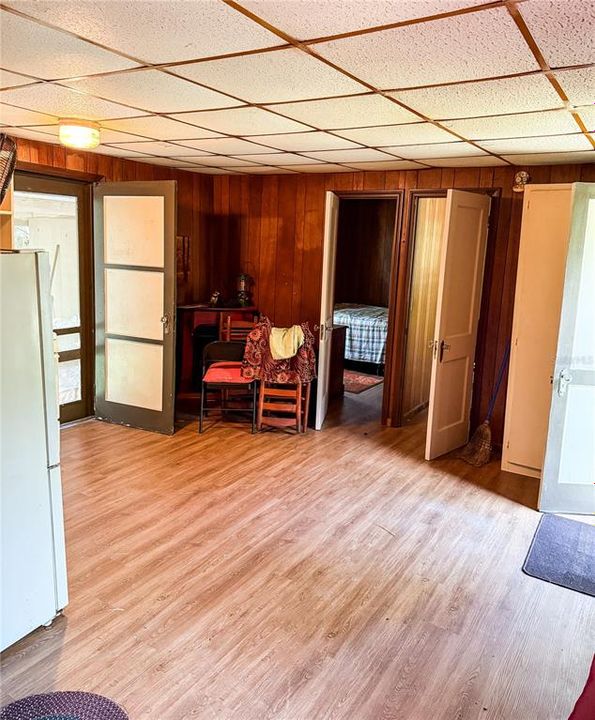 For Sale: $85,000 (2 beds, 1 baths, 450 Square Feet)