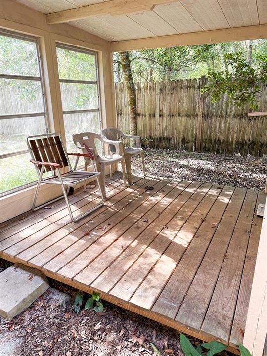 For Sale: $85,000 (2 beds, 1 baths, 450 Square Feet)