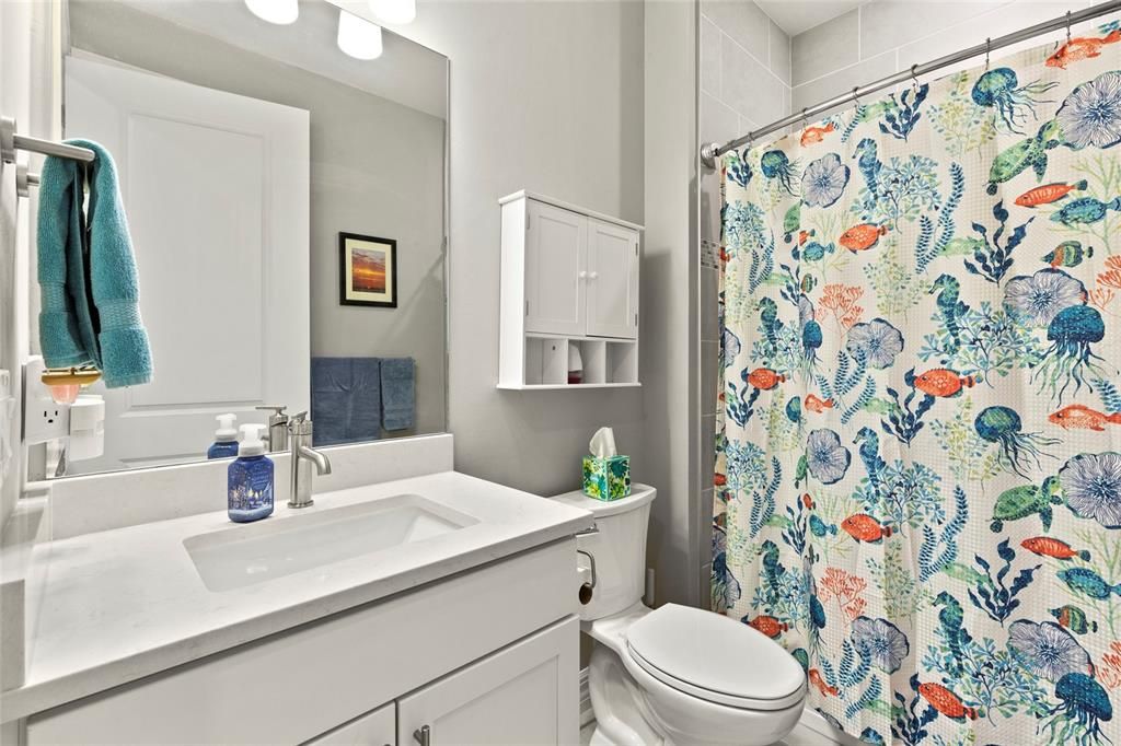 En Venta: $439,900 (3 camas, 2 baños, 2215 Pies cuadrados)