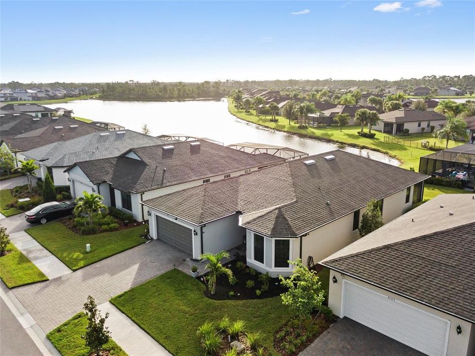 En Venta: $439,900 (3 camas, 2 baños, 2215 Pies cuadrados)