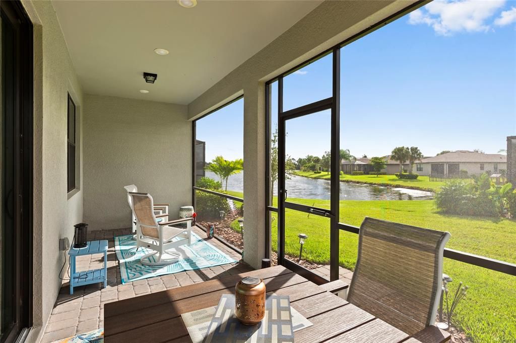 En Venta: $439,900 (3 camas, 2 baños, 2215 Pies cuadrados)