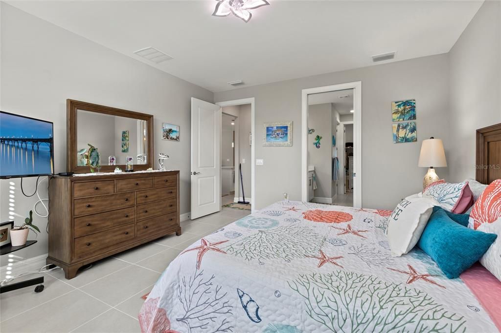 En Venta: $439,900 (3 camas, 2 baños, 2215 Pies cuadrados)