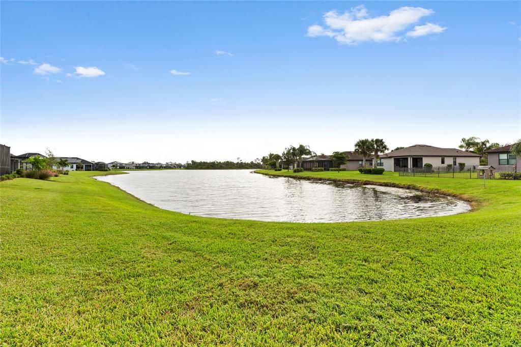 En Venta: $439,900 (3 camas, 2 baños, 2215 Pies cuadrados)