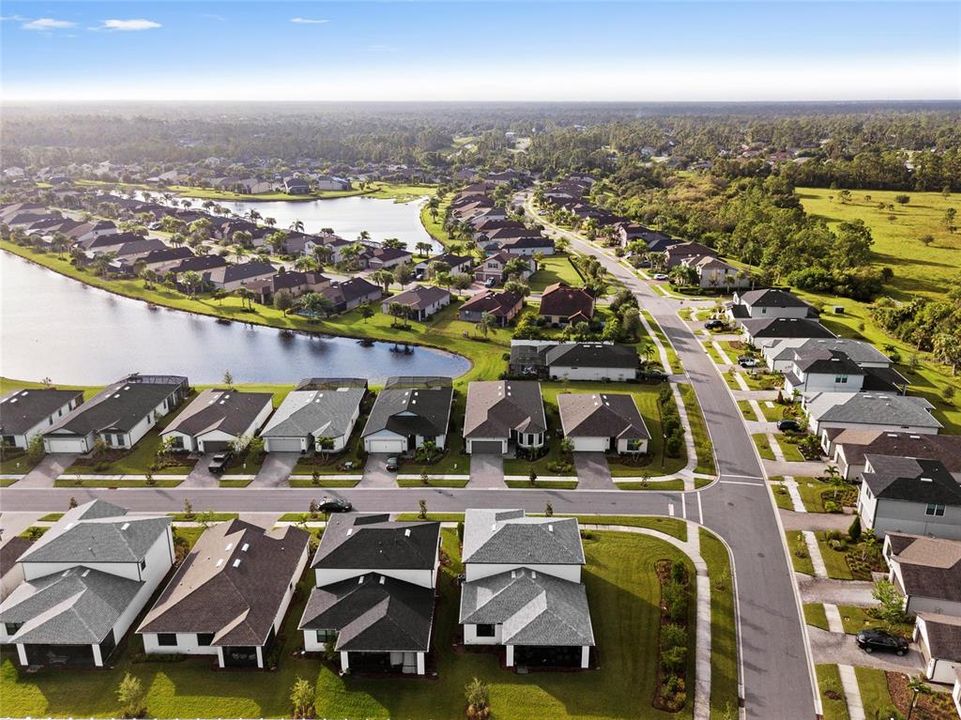 En Venta: $439,900 (3 camas, 2 baños, 2215 Pies cuadrados)