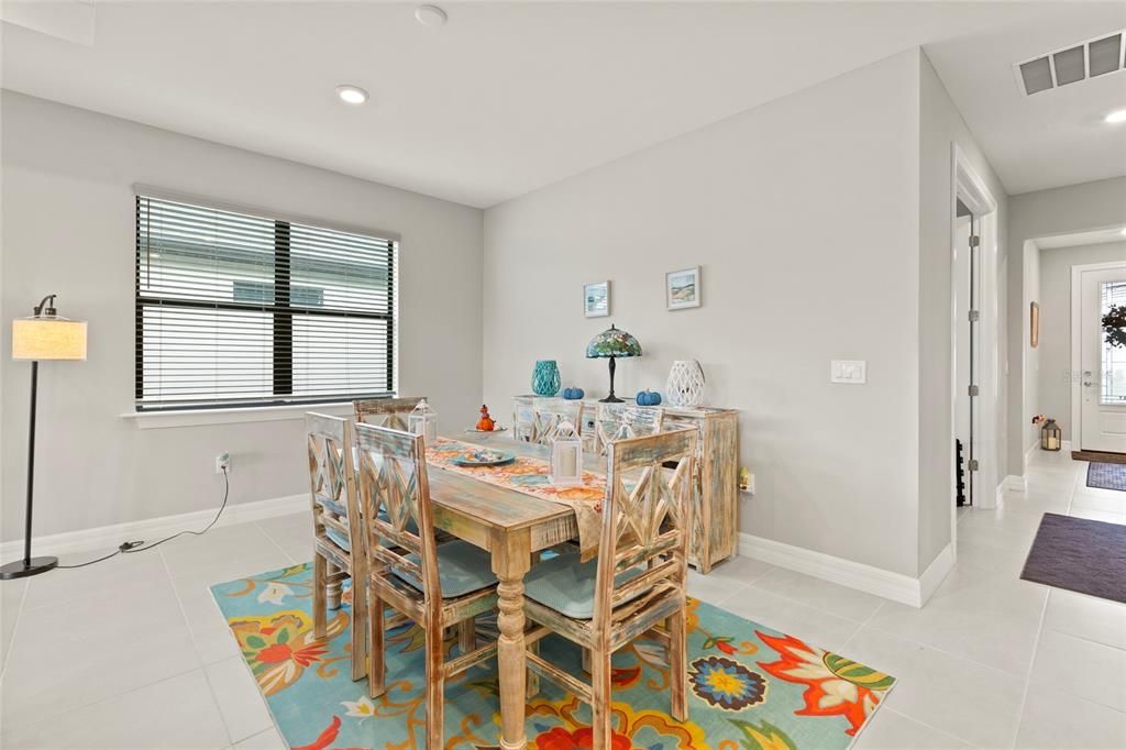 En Venta: $439,900 (3 camas, 2 baños, 2215 Pies cuadrados)