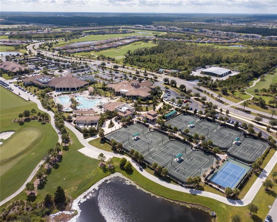 En Venta: $275,000 (2 camas, 2 baños, 1121 Pies cuadrados)