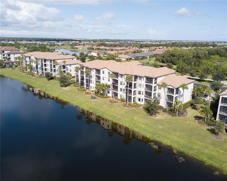 En Venta: $275,000 (2 camas, 2 baños, 1121 Pies cuadrados)