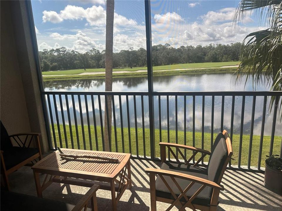 En Venta: $275,000 (2 camas, 2 baños, 1121 Pies cuadrados)