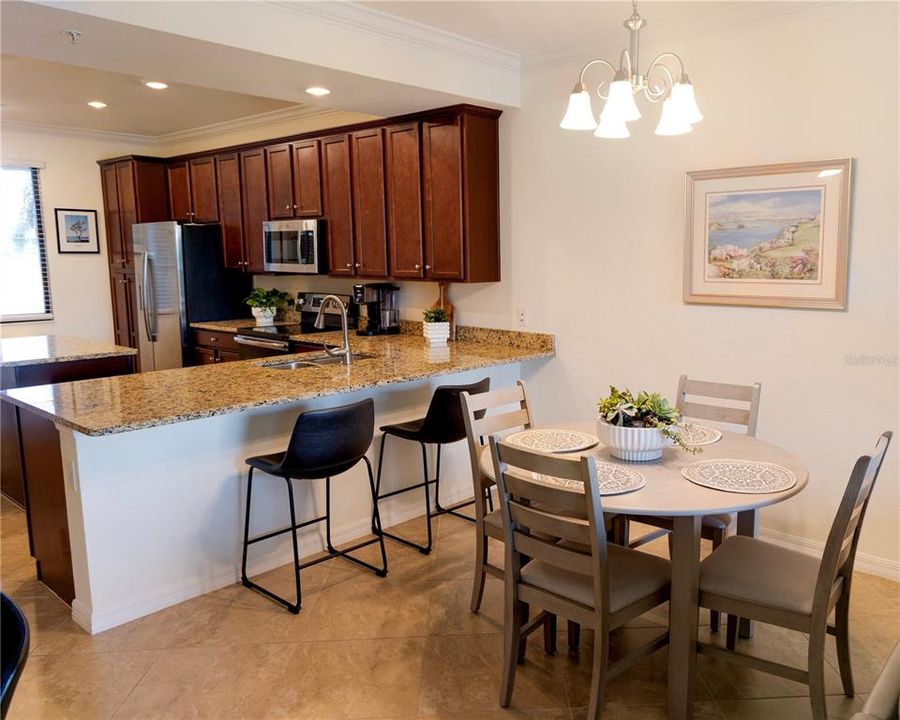 En Venta: $275,000 (2 camas, 2 baños, 1121 Pies cuadrados)