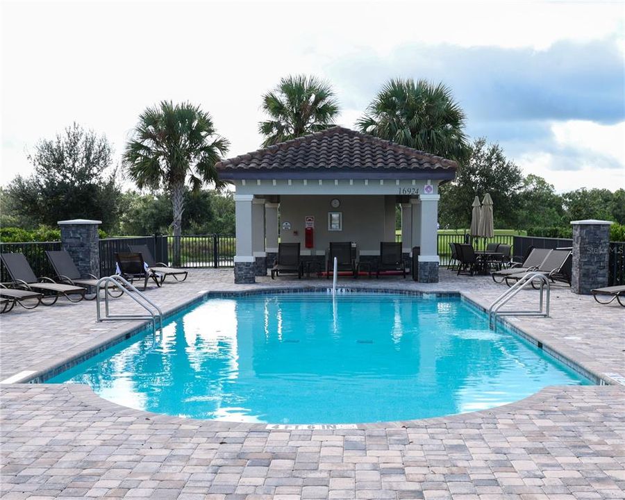 En Venta: $275,000 (2 camas, 2 baños, 1121 Pies cuadrados)