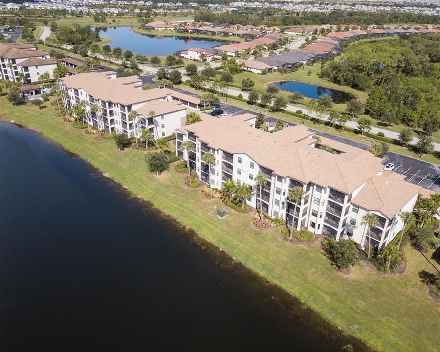 En Venta: $275,000 (2 camas, 2 baños, 1121 Pies cuadrados)