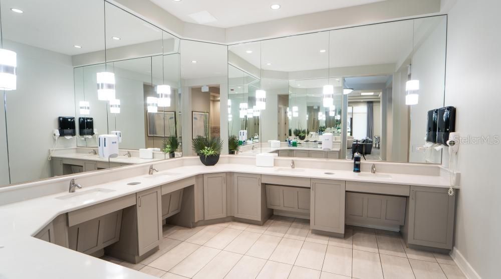 En Venta: $275,000 (2 camas, 2 baños, 1121 Pies cuadrados)