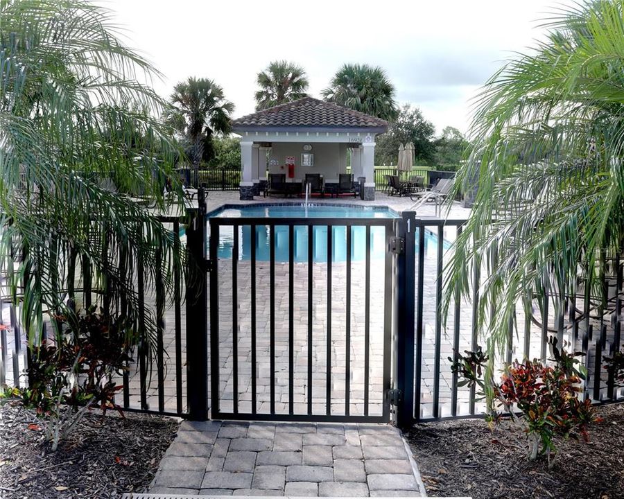 En Venta: $275,000 (2 camas, 2 baños, 1121 Pies cuadrados)