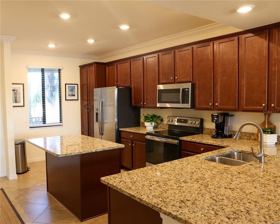 En Venta: $275,000 (2 camas, 2 baños, 1121 Pies cuadrados)