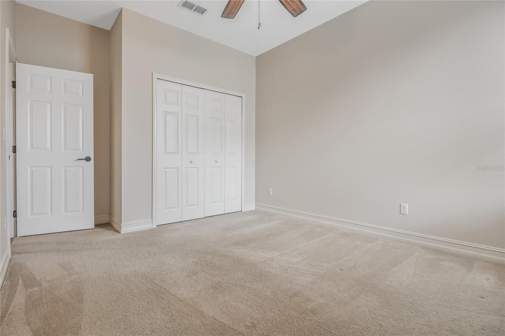 Под контрактом: $559,900 (4 спален, 2 ванн, 2530 Квадратных фут)