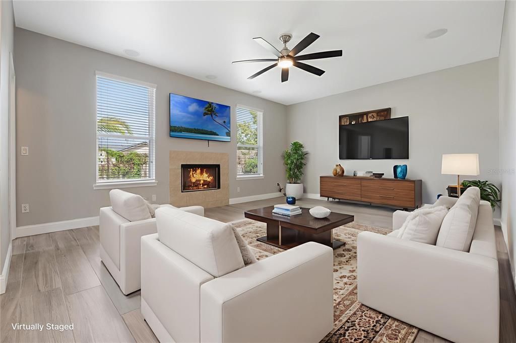 Под контрактом: $559,900 (4 спален, 2 ванн, 2530 Квадратных фут)